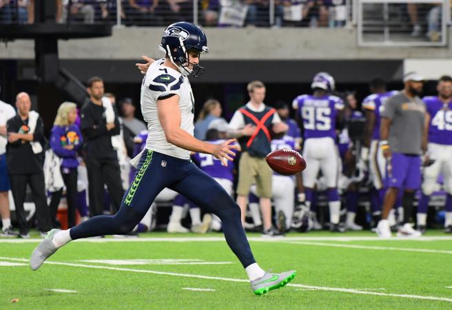 Aussie punter stuns NFL with unique kickoff